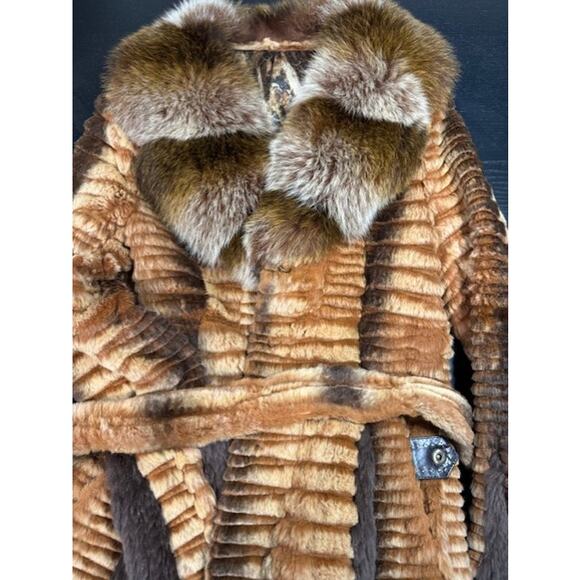 Luxurious Faux Rabbit Fur Coat Medium Warmth and Elegance - Picture 1 of 7